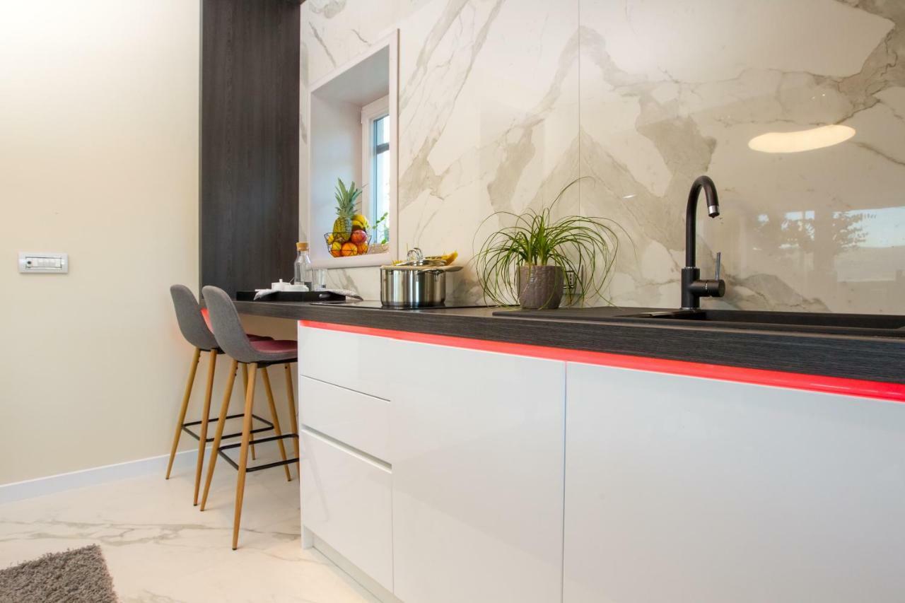 Apartmani Paklenica Noa Starigrad Paklenica Luaran gambar