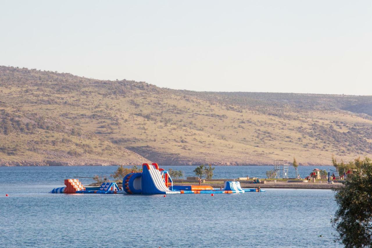 Apartmani Paklenica Noa Starigrad Paklenica Luaran gambar